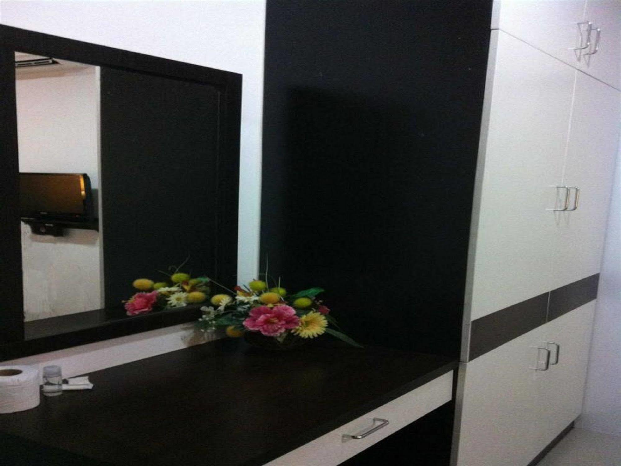 Noble U-House Chiangmai Hotel Chiang Mai Bagian luar foto